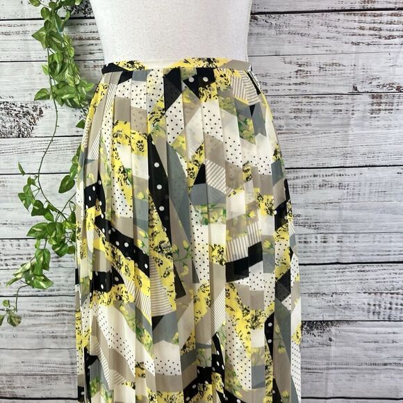 Calvin Klein Skirt size 14 Black Yellow Floral Polka Dots Pleated Knee Modest - Picture 3 of 15